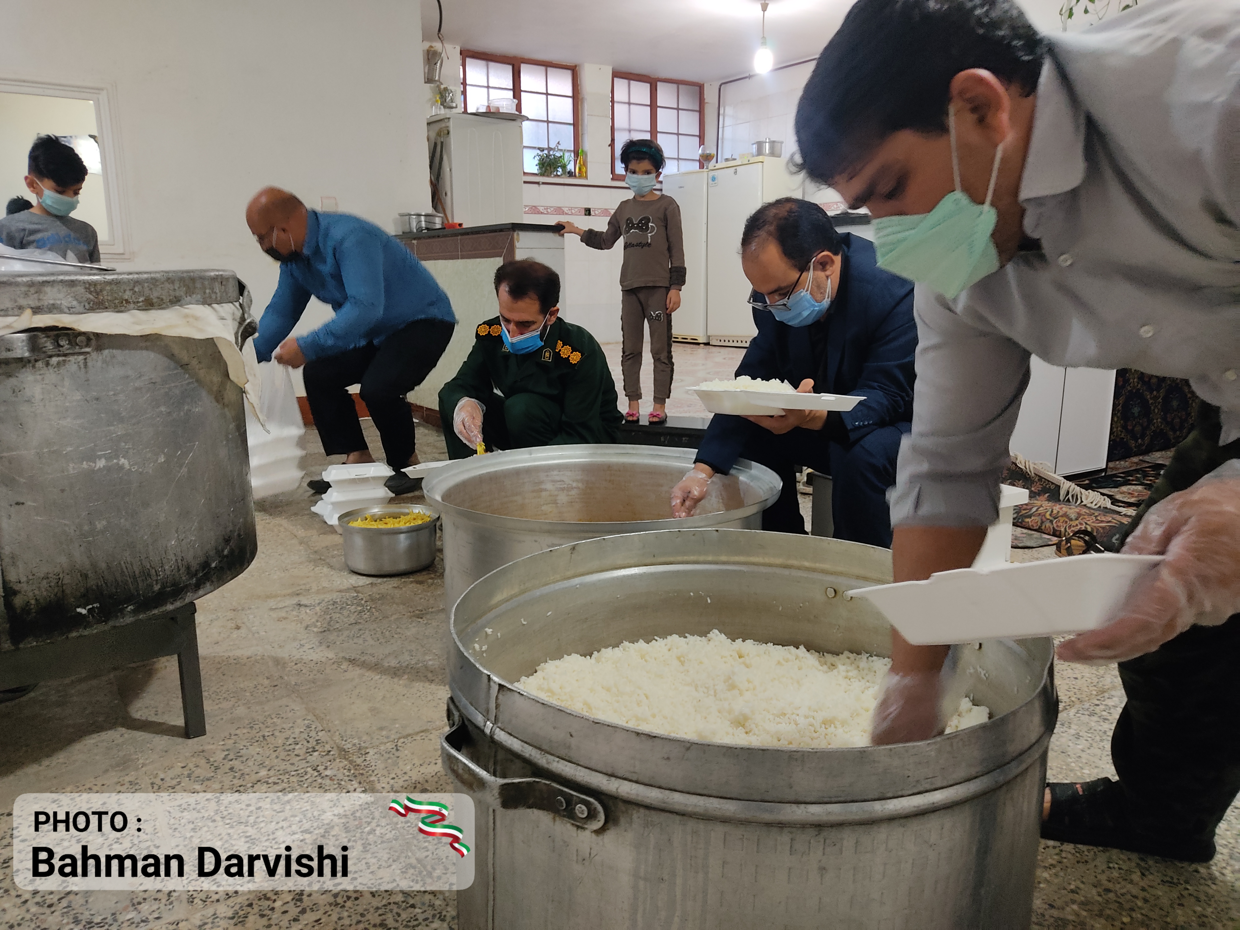 تهیه و توزیع ۷۰۰ بسته غذای گرم در بین نیازمندان حاشیه نشین شهرستان کوهدشت، توسط قرارگاه امام حسن مجتبی (ع) بسیج دانشجویی این شهرستان: