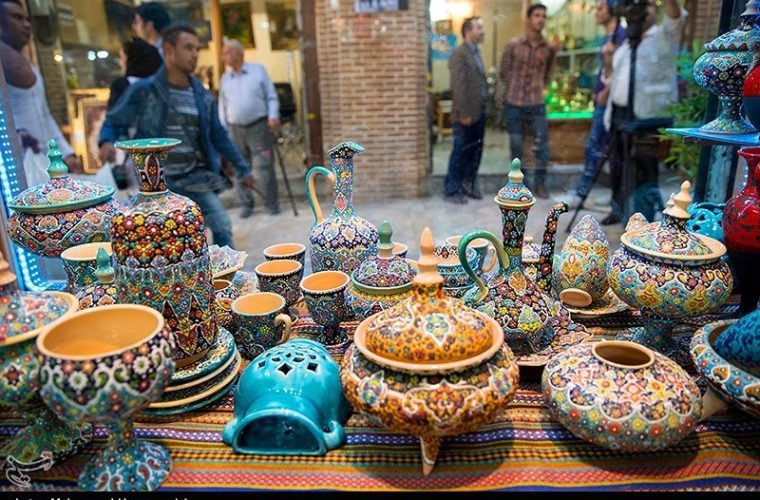 برپایی بازارچه‌های صنایع‌دستی در ورودی شهرهای  استان لرستان  در ایام نوروز