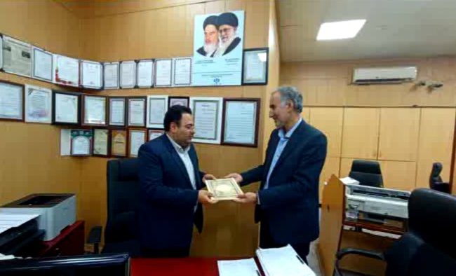 مدیرکل بهزیستی استان لرستان از ریاست  شعبه بانک رفاه کارگران  شهرستان کوهدشت تقدیرو تشکر کرد