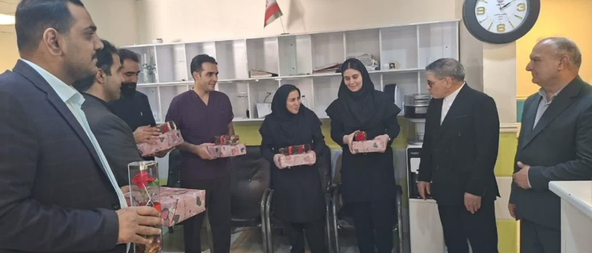 به مناسبت روز پرستار باحضور مسئولین شهرستان رومشکان ازپرستاران درمان بستر تجلیل بعمل آمد.