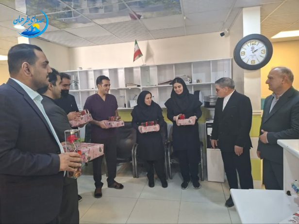 به مناسبت روز پرستار باحضور مسئولین شهرستان رومشکان ازپرستاران درمان بستر تجلیل بعمل آمد.